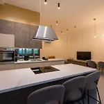 Апартаменты The Bridge Luxury