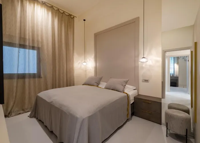 The Bridge Luxury Apartment *